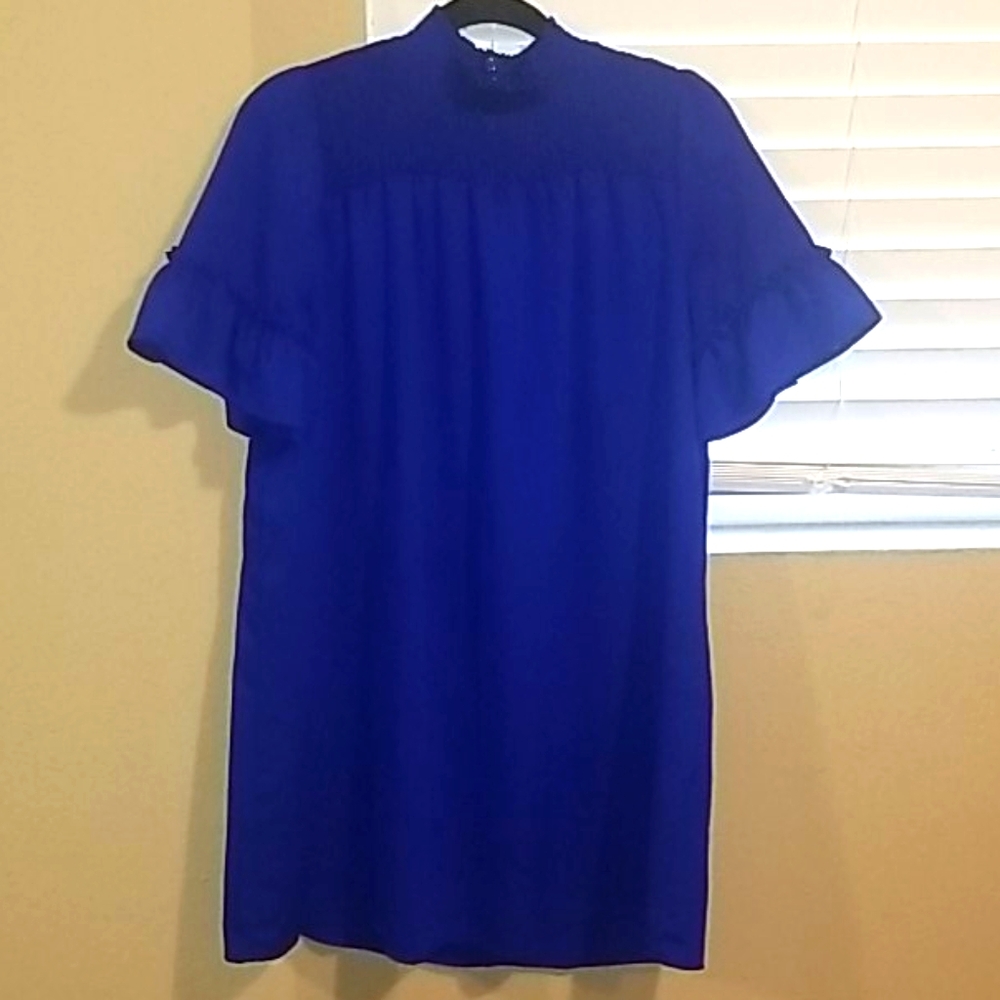 WOMANS SHORT DRESS
